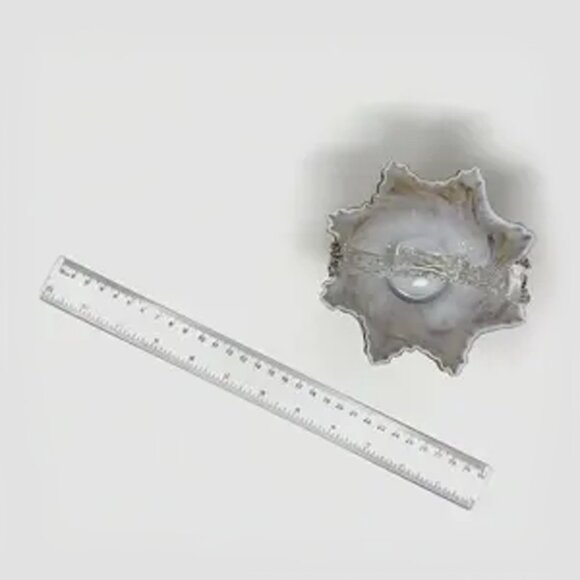 Bohemian Confetti Hand Blown Glass Basket With Thorn Handel - Picture 5 of 7